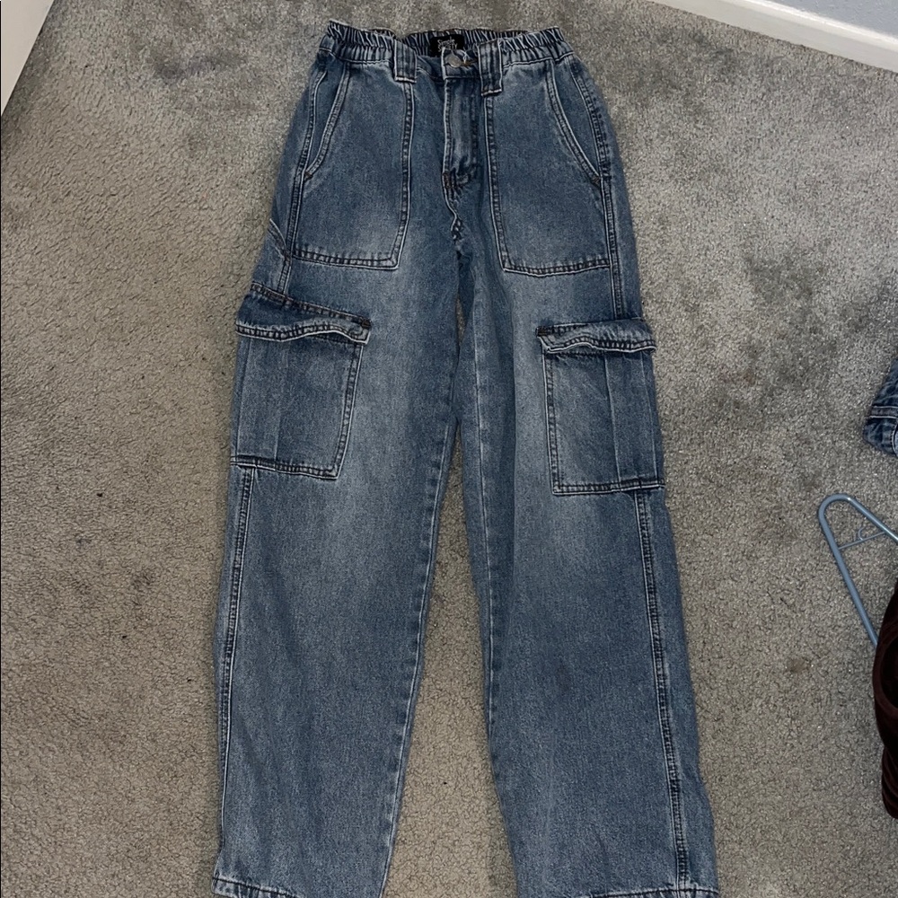High-Rise Wide Leg Cargo Jeans - Blue
